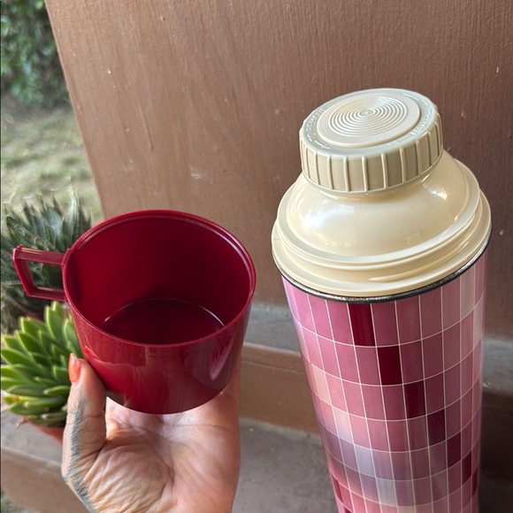 Vintage Thermos Pink and Red Mosaic Vacuum Flask hot/cold liquids eguc - Picture 9 of 14